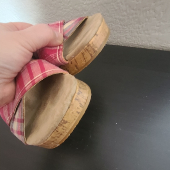 Mudd sandals, cork sides, red plaid straps. Lightly worn - Picture 4 of 9